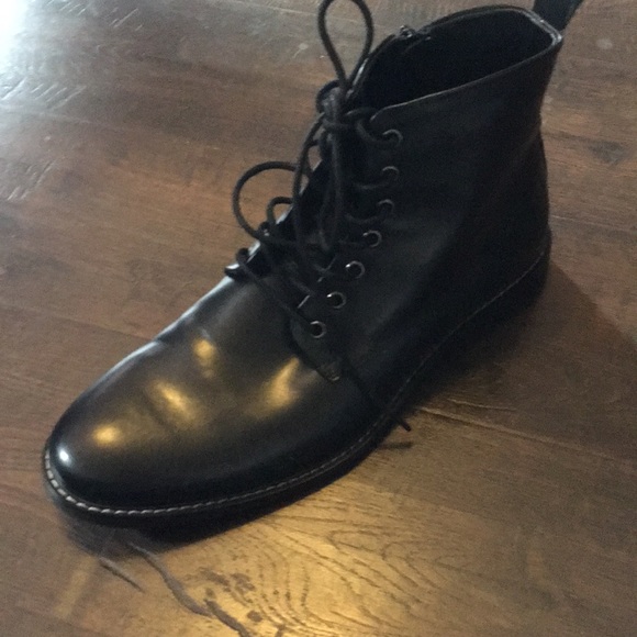 Boots/shoes - Picture 3 of 3